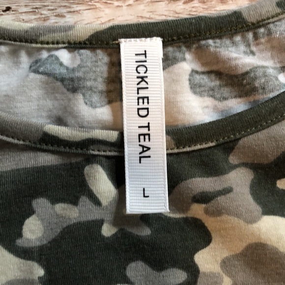 “Tickled Teal” brand mixed-pattern (camo/stripe) top with tie, size L - Picture 7 of 8